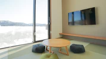 In-room safe, free WiFi, bed sheets