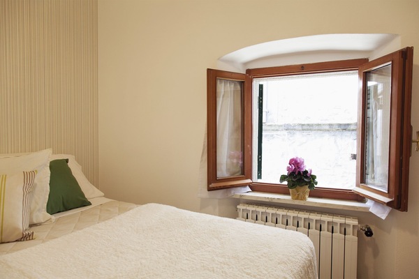 Comfort Double or Twin Room, Shared Bathroom | In-room safe, desk, laptop workspace, free WiFi