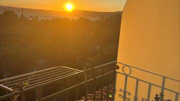 Suite Deluks, tepi laut | Teras/patio