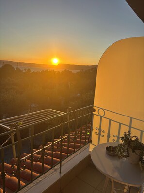 Deluxe-Suite, Meerseite | Terrasse/Patio
