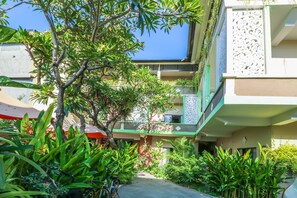 Garden - Capital O 1666 Grand Pudjawan Hotel Near Kuta Beach (Kuta)