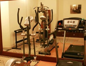 Gym - Sterling Living Space - Residency Road (Bengaluru)