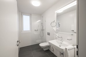 Deluxe Studio, 1 Double Bed with Sofa bed (160x200 cm bed ) | Bathroom | Shower, free toiletries, hair dryer, bathrobes