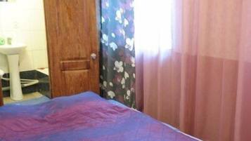 Iron/ironing board, free WiFi, bed sheets