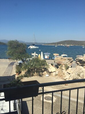 Kamar Double Deluks, pemandangan laut | Balkon