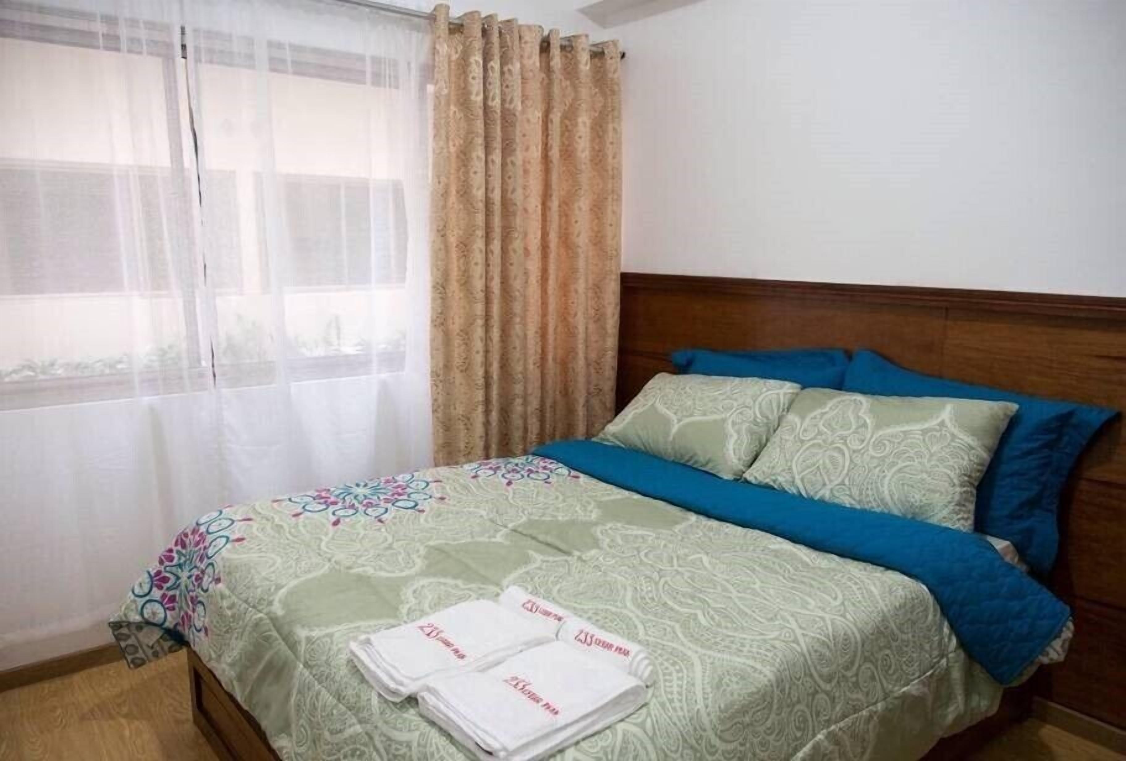 Family Suite | Desk, iron/ironing board, rollaway beds, free WiFi