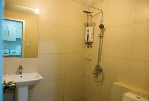 Family Suite | Bathroom