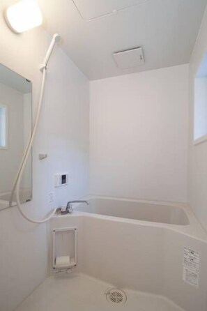 Deep soaking bathtub - SAMURAI HOUSE (Kyoto)