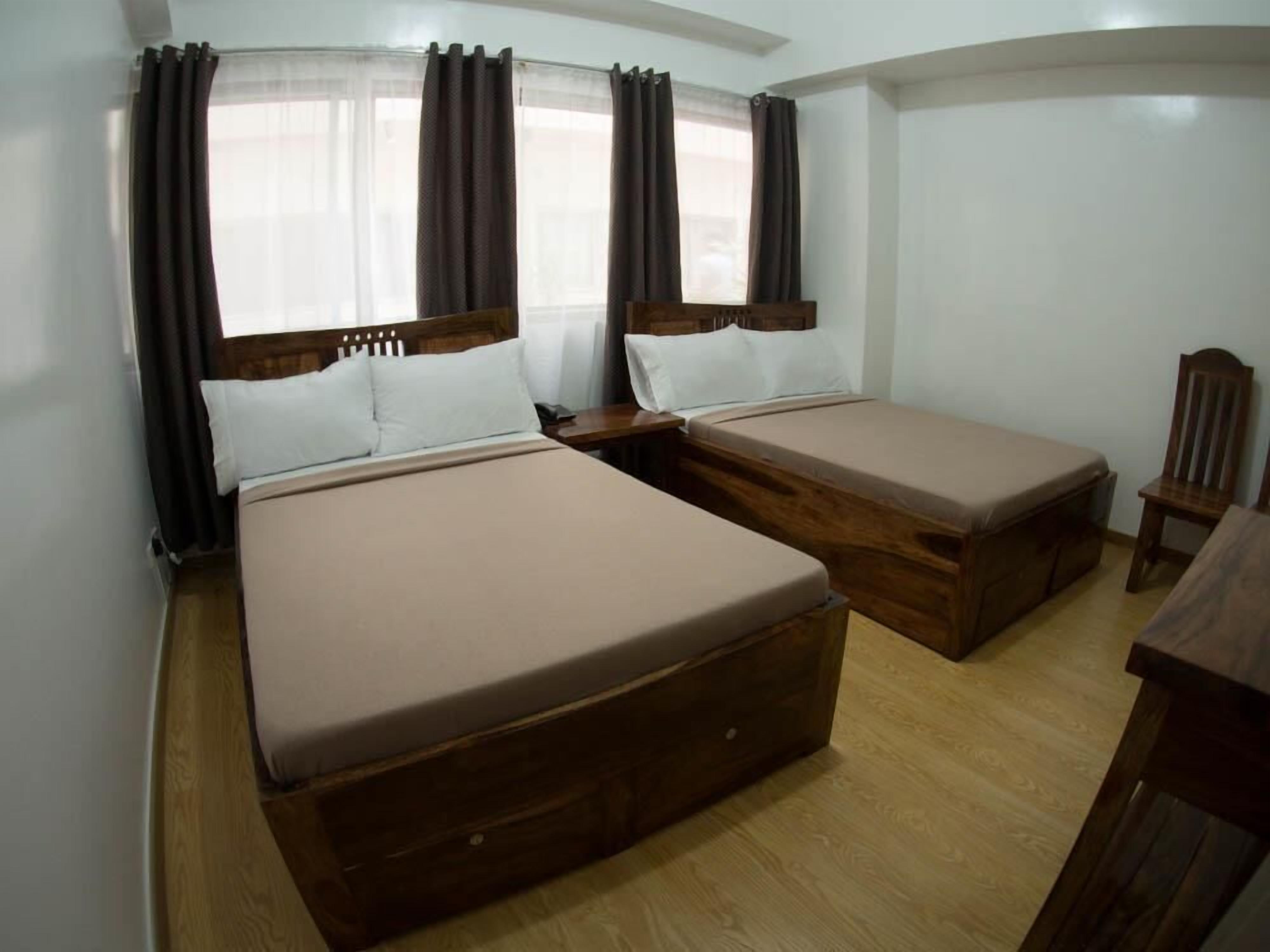 Twin Studio | Desk, iron/ironing board, free WiFi, bed sheets