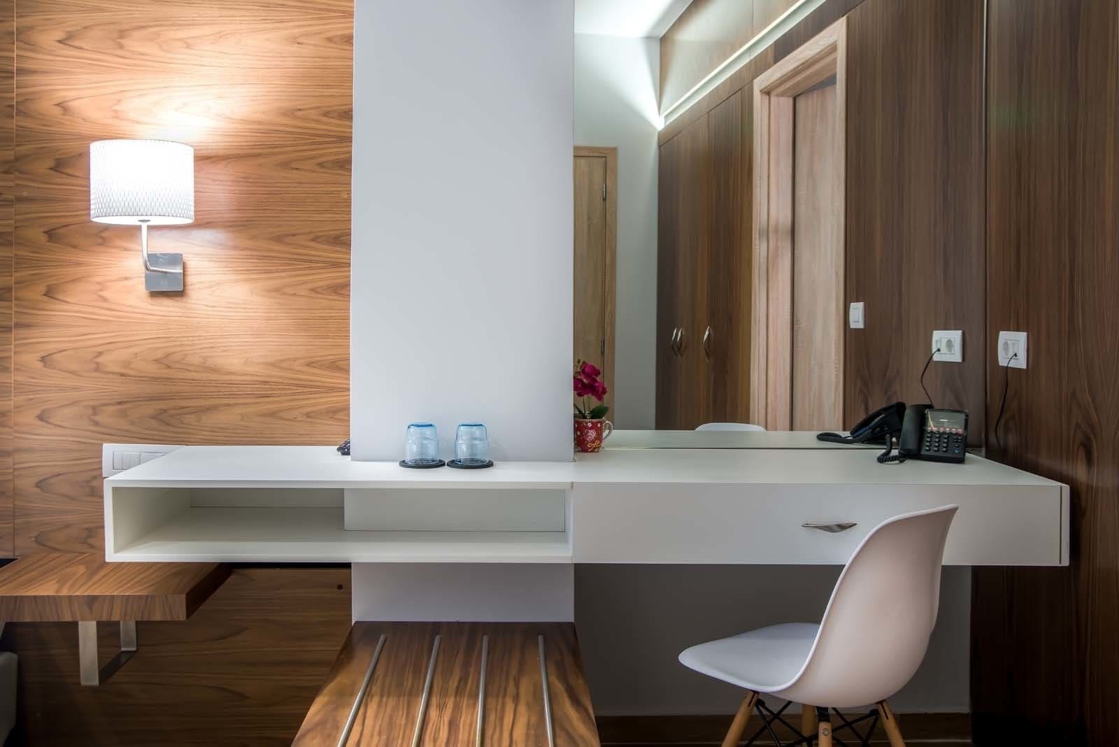 迷你吧、客房内保险箱、隔音、熨斗/熨板