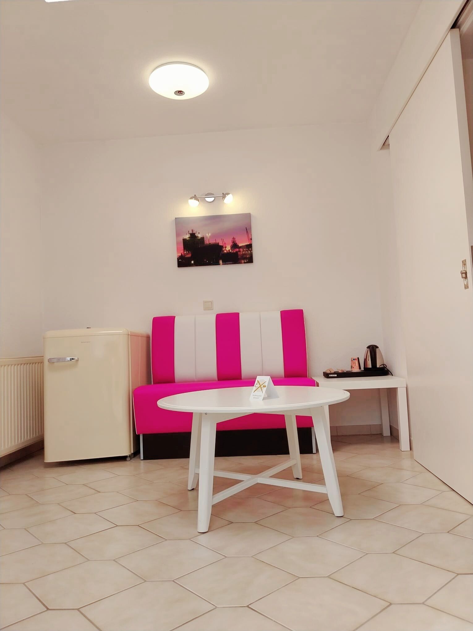 premium bedding, in-room safe, desk, free wifi