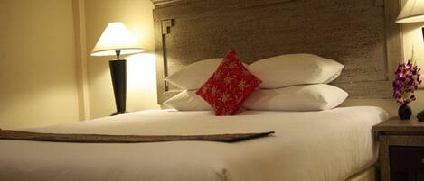Standard Double Room, 1 Double Bed, Non Smoking | Premium bedding, in-room safe, desk, free WiFi
