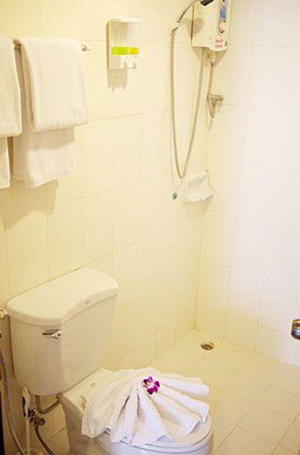 Unclassified image, 1 of 48, button - Le Tanjong House (Patong)