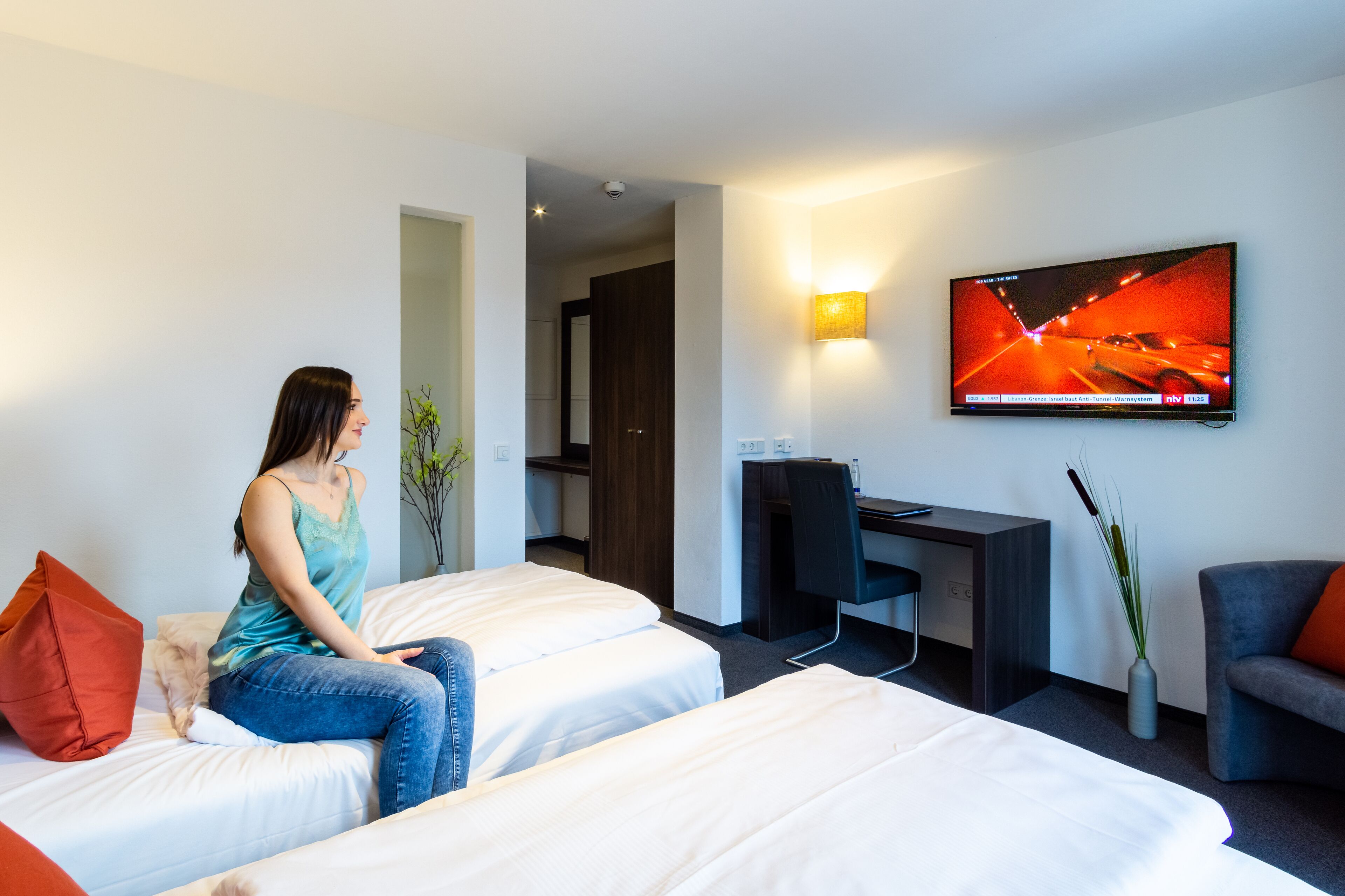 standard twin room | premium bedding, desk, soundproofing, free wifi