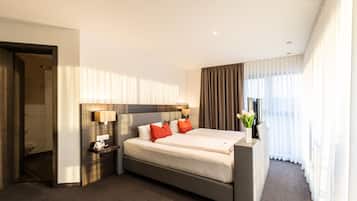 Phòng Suite Junior (mit Balkon) | Bộ đồ giường cao cấp, bàn, phòng cách âm