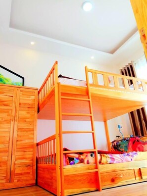 Family Shared Dormitory, Mixed Dorm, Non Smoking | Desk, free WiFi, bed sheets - Gia Khanh Hotel (Da Lat)