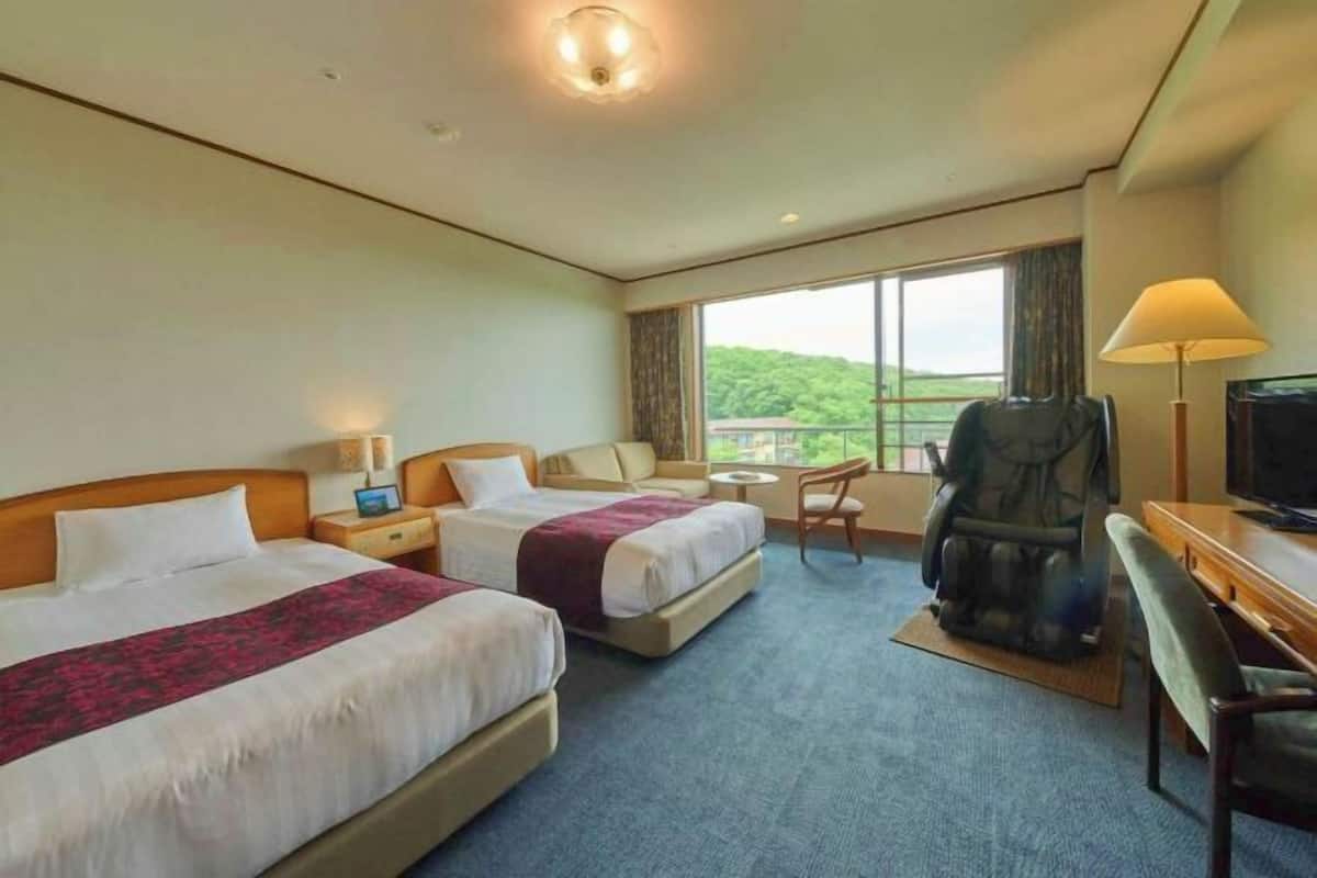 In-room safe, free WiFi, bed sheets