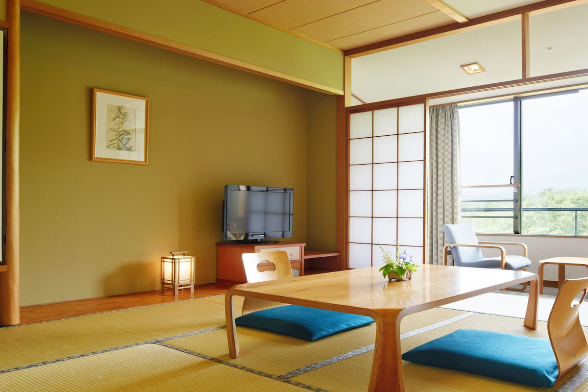 Japanese Style Room | In-room safe, free WiFi, bed sheets