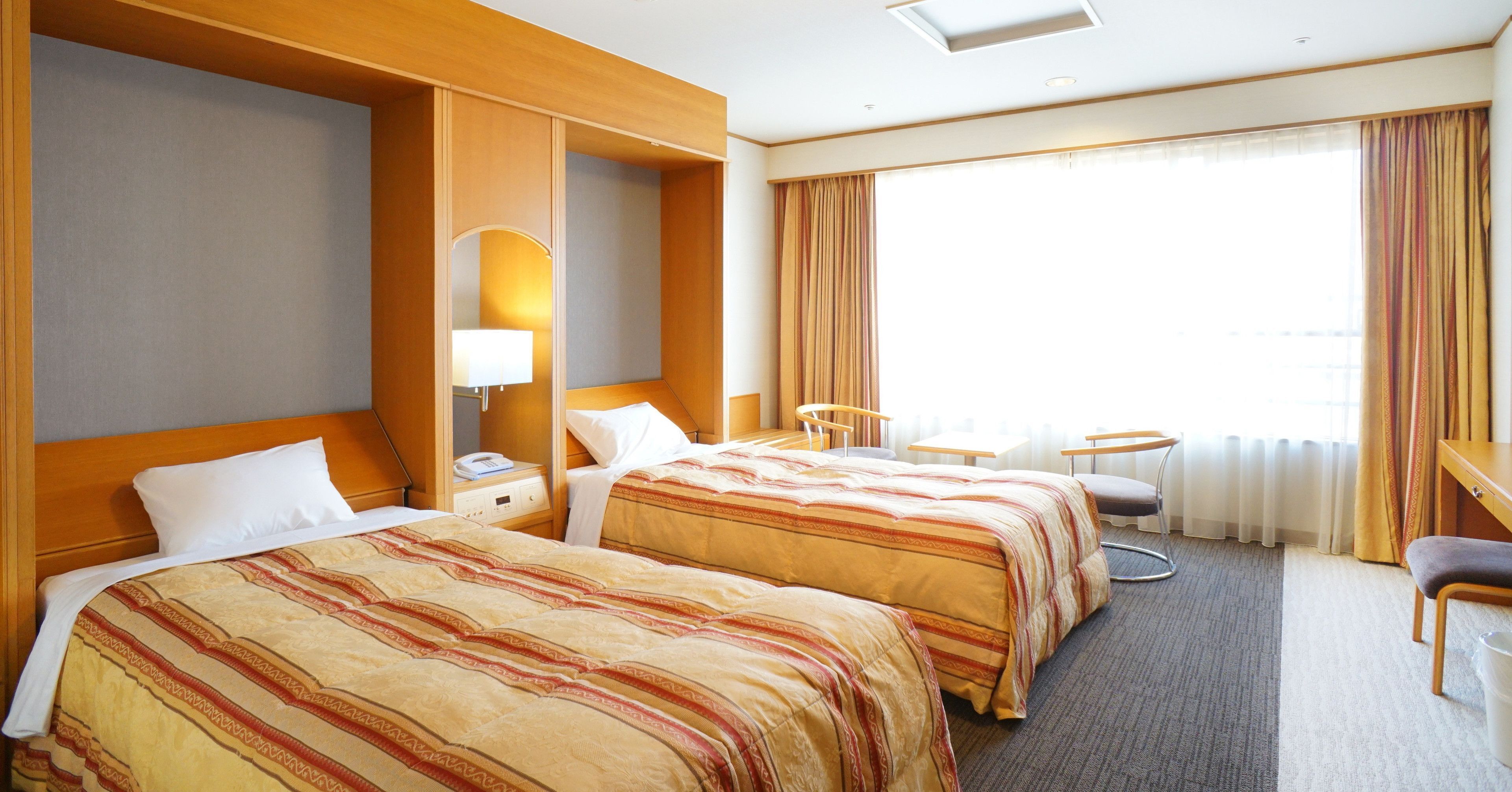 In-room safe, free WiFi, bed sheets