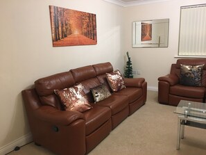 Lobby sitting area - Genesis Home Serviced Apartment (Coventry)
