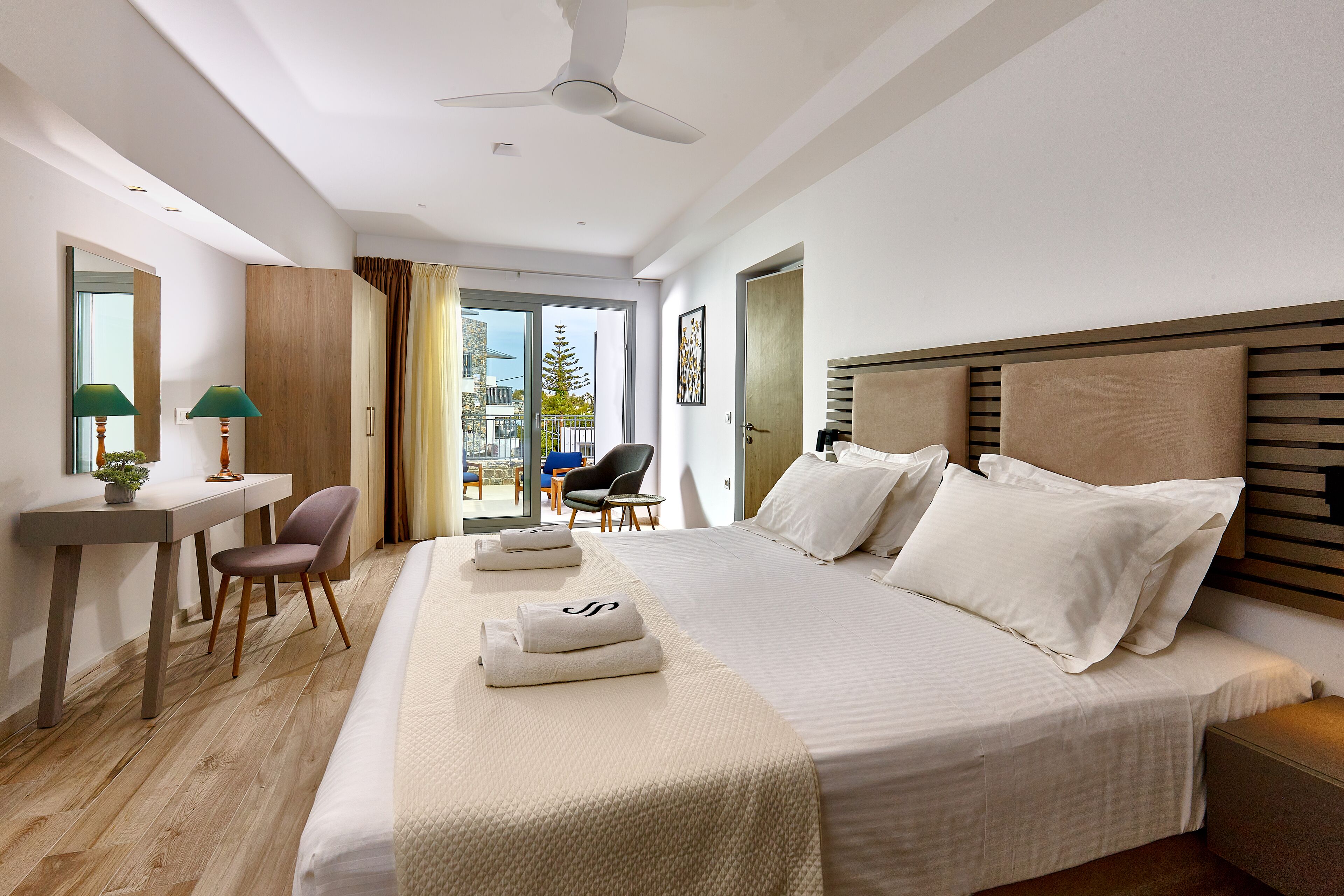 Caja de seguridad en la habitación y sistema de insonorización 