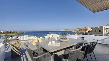 Suite Deluxe, 2 habitaciones, vista al mar | Terraza o patio
