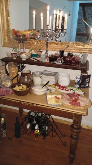 Desayuno buffet todos los días (con cargo) 