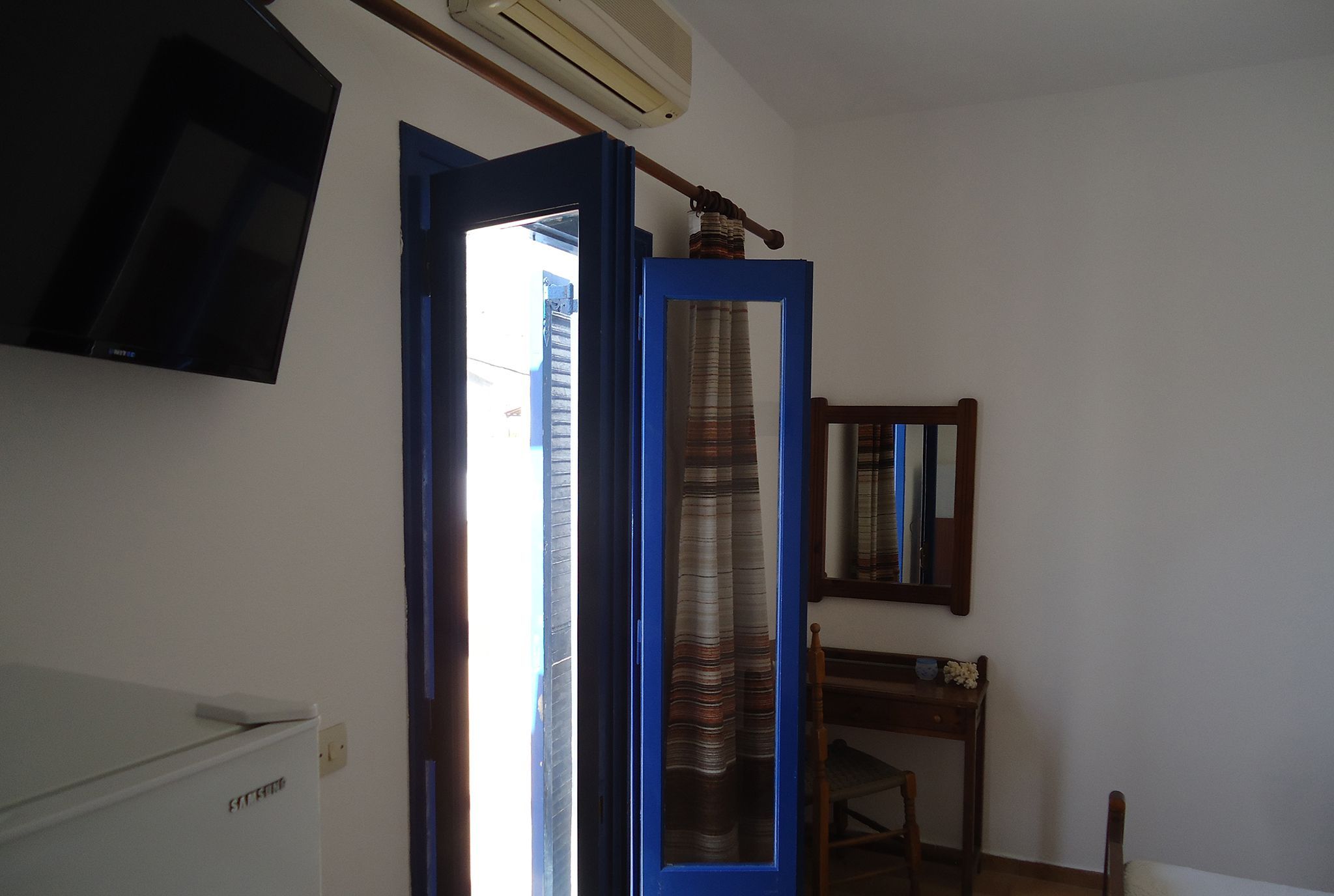 classic double room, sea view | in-room safe, free cots/infant beds, free wifi, bed sheets