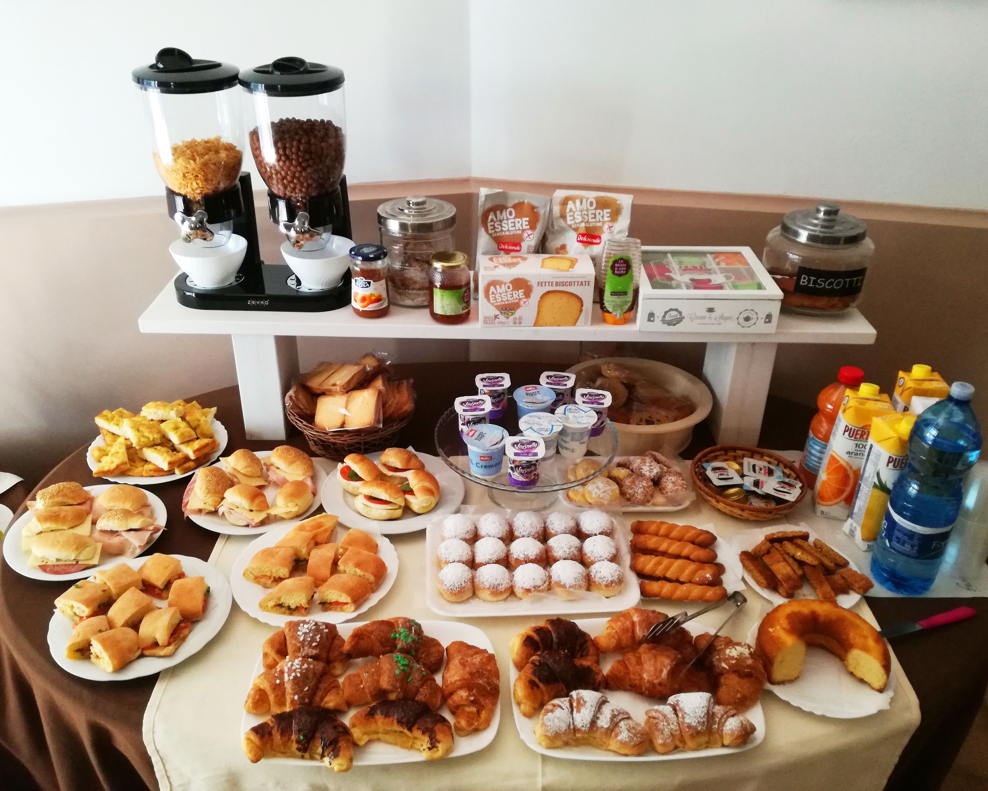 Colazione a buffet inclusa, servita tutte le mattine 