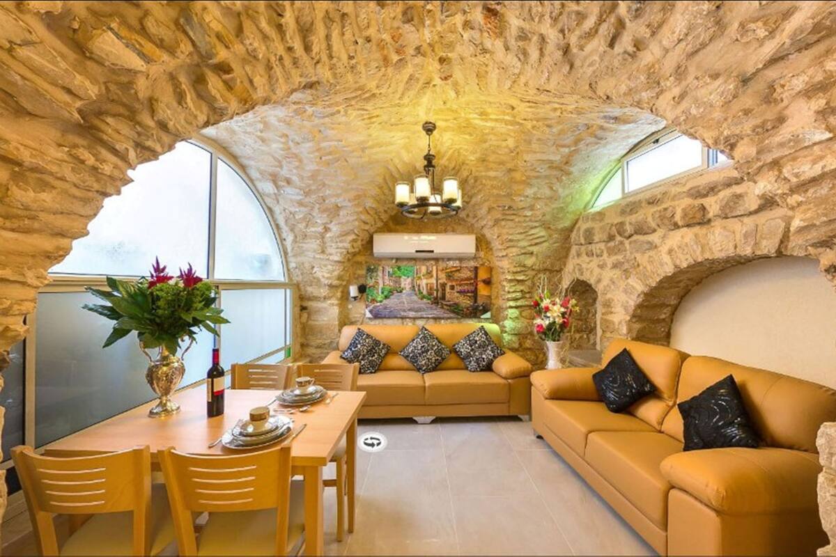 Studio Suite, 1 Bedroom, Mountain View | Living room