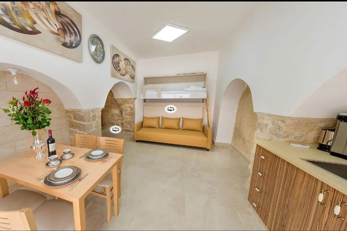 Romantic Suite, 1 Bedroom, Accessible, Mountain View | Living room