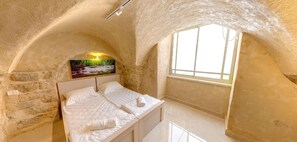 Romantic Suite, 1 Bedroom, Mountain View