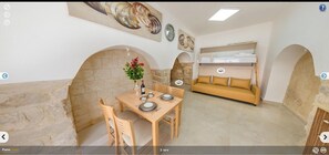 Suite Romantique, 1 chambre, accessible aux personnes à mobilité réduite | 1 chambre, fer et planche à repasser, lits bébé (gratuits)