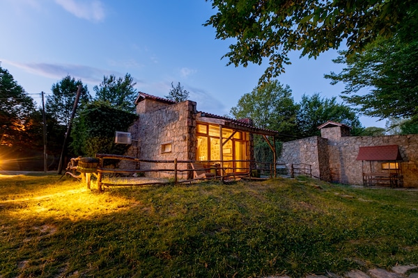 Room (Göknar 3) | Soundproofing, free WiFi, bed sheets