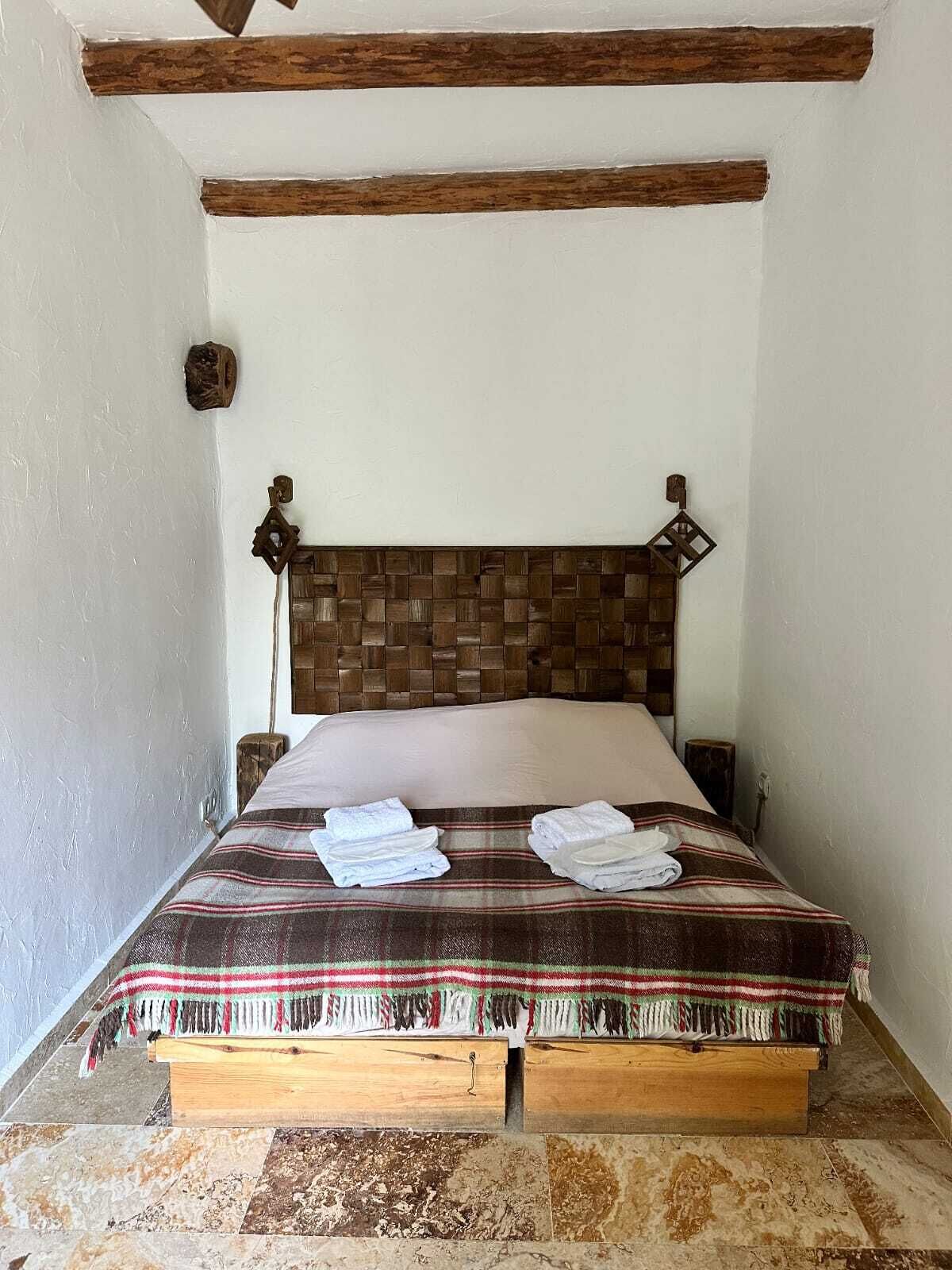 Room (Kayin 2) | Soundproofing, free WiFi, bed sheets