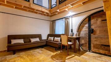 Studiosuite (1) | Schallisolierte Zimmer, kostenloses WLAN, Bettwäsche