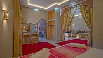 Suite Junior | Coffres-forts dans les chambres, bureau, chambres insonorisées