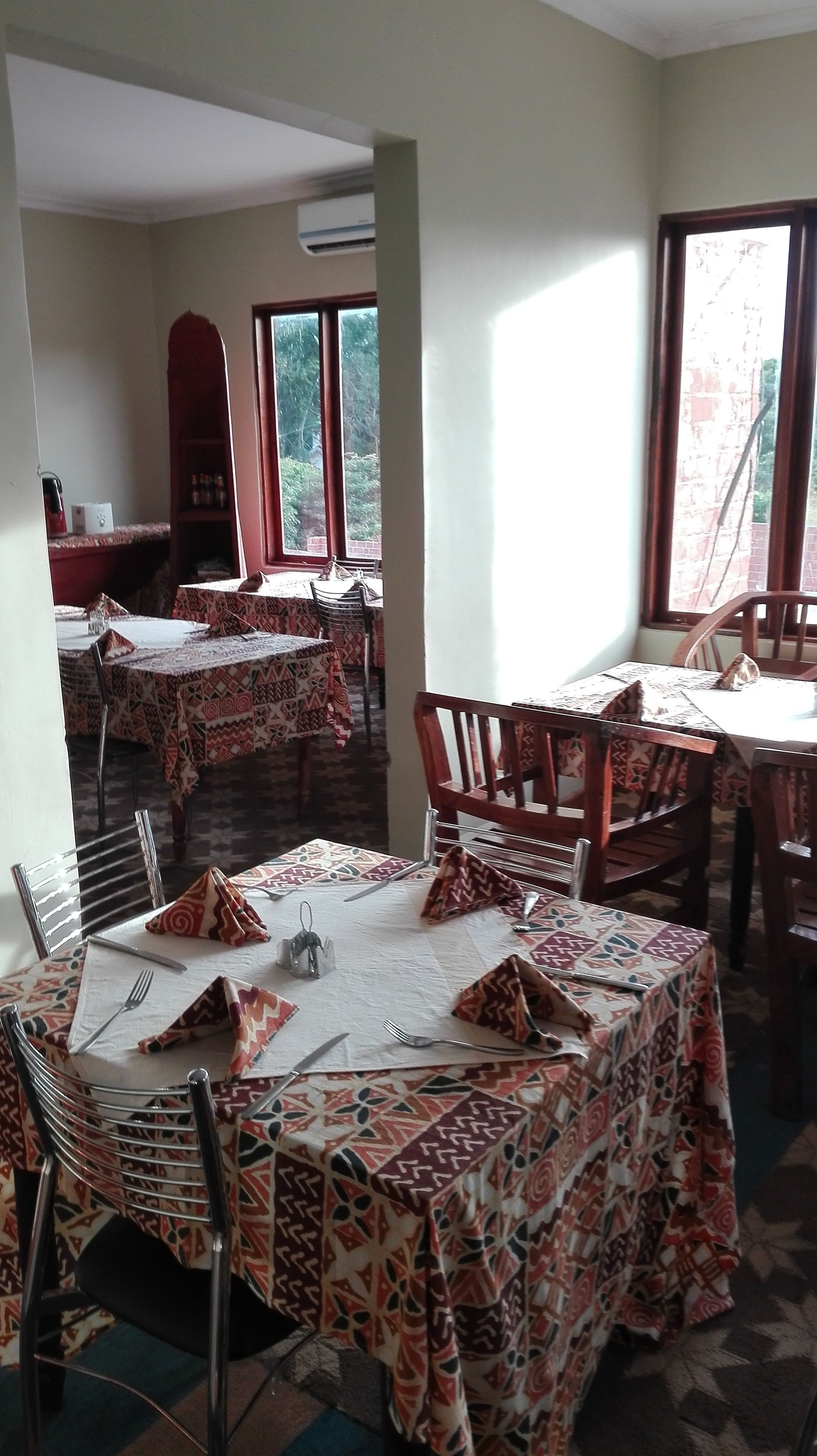 Breakfast, lunch, dinner served; local and international cuisine 