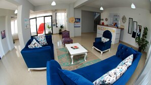 Reception hall - Hotel Ocean (Sarandë)
