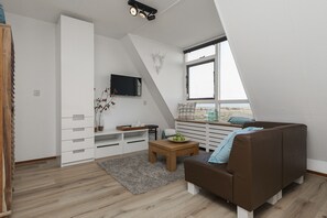 Apartment, 2 Bedrooms, Sea View (ensuite bathroom /fairly steep stairs) | Living area