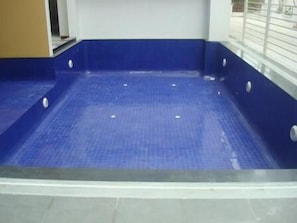 Indoor pool - KNY Service Apartment (Hyderabad)