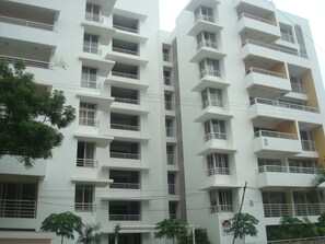 Front of property - KNY Service Apartment (Hyderabad)