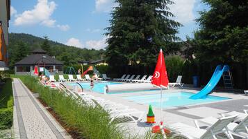Outdoor pool, sun loungers
