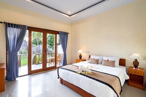 Deluxe Double Room - Pemuntalan Guesthouse by WizZeLa (Lembongan Island)