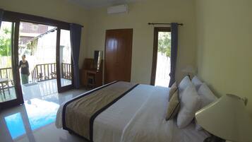 Deluxe Double Room | Desk, soundproofing, free WiFi, bed sheets