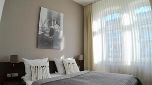 In-room safe, desk, WiFi (free), bed sheets