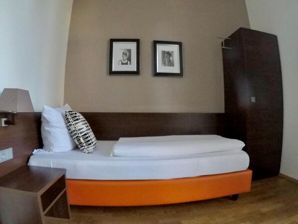 Room - Steep´s Ihr Brauhaus und Hotel (Cologne)