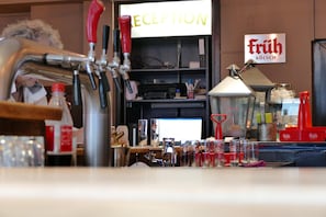 Bar (on property) - Steep´s Ihr Brauhaus und Hotel (Cologne)