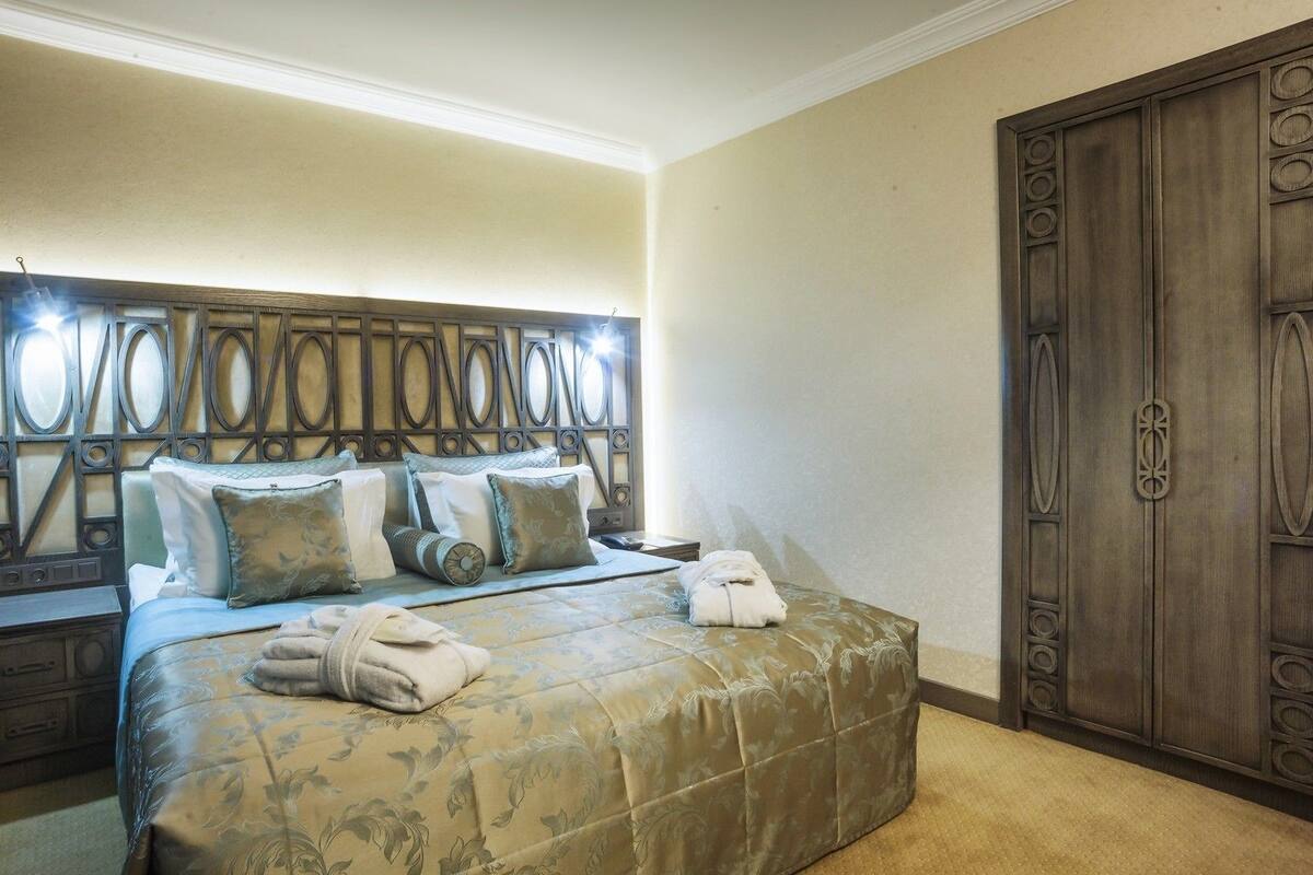 Minibar, caja de seguridad en la habitación y sistema de insonorización