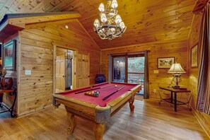 Games room - Gorgeous dog-friendly cabin w/mountain views, hot tub, sauna, pool table & more (Sautee Nacoochee)